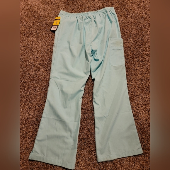 NWT Womens Scrubs size Large - Picture 2 of 6